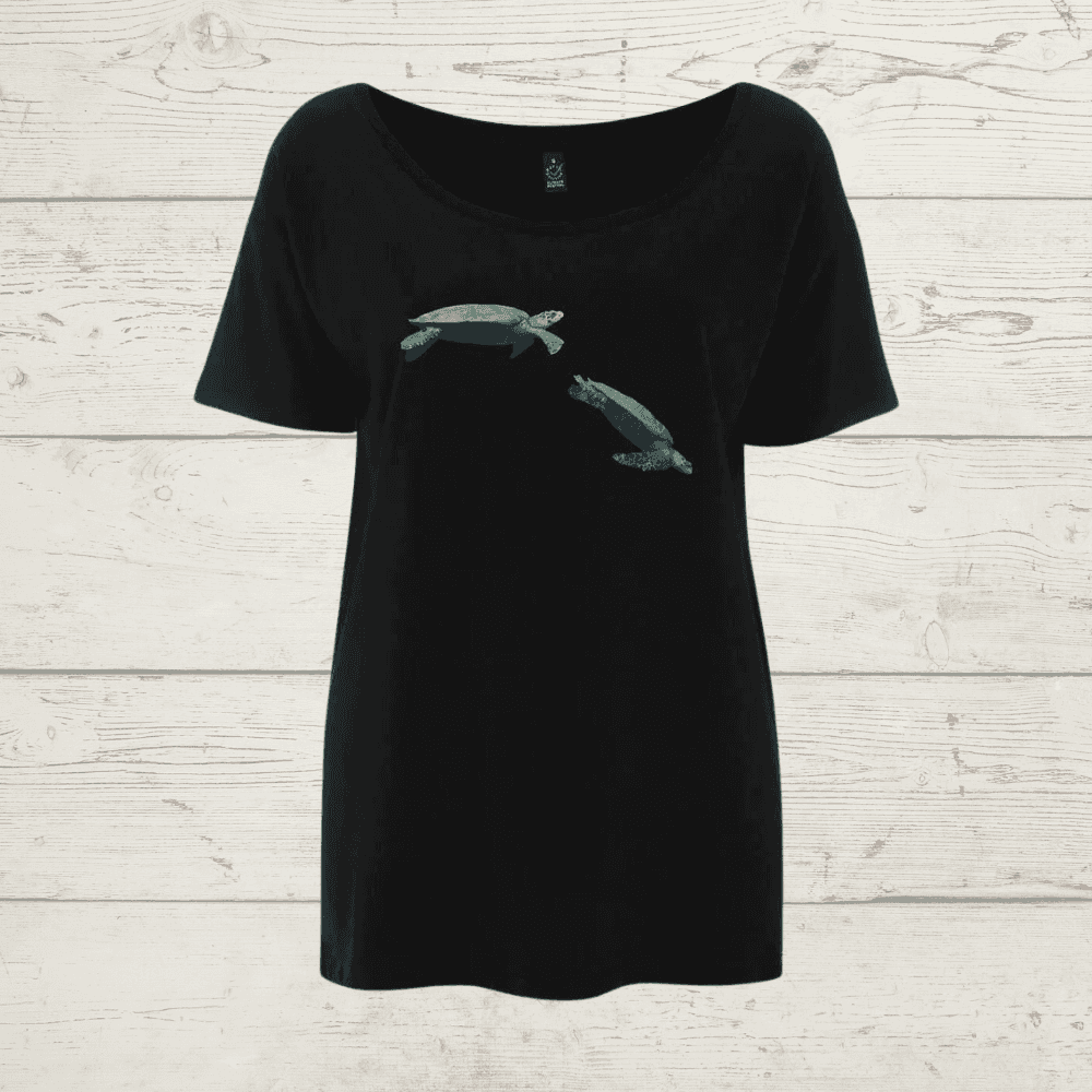 Women’s earthpositive oversized diving turtles t-shirt -